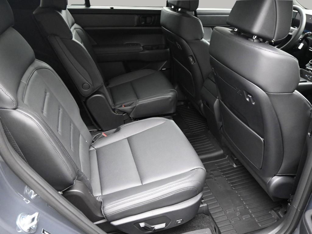 used 2025 Hyundai Santa Fe car, priced at $42,598