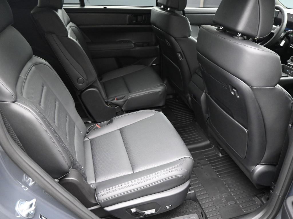 used 2025 Hyundai Santa Fe car, priced at $43,591