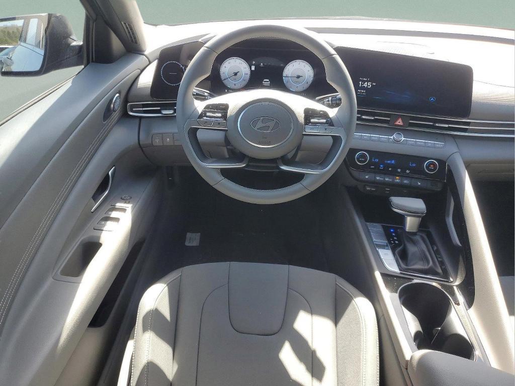 new 2025 Hyundai Elantra car, priced at $25,634