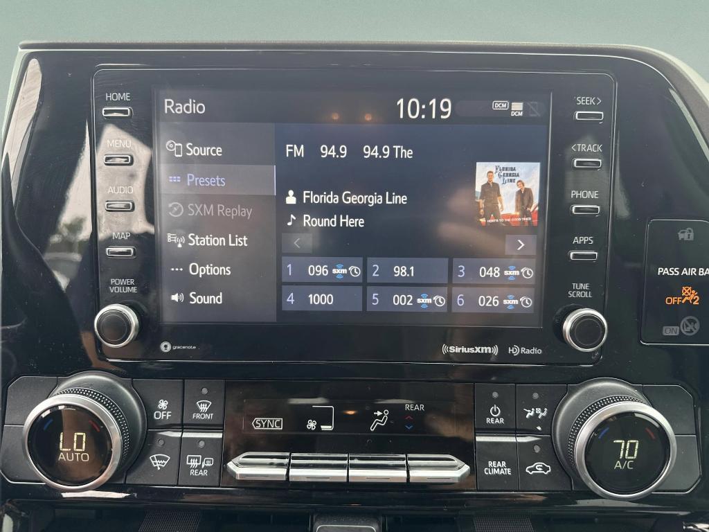 used 2022 Toyota Highlander car, priced at $29,791