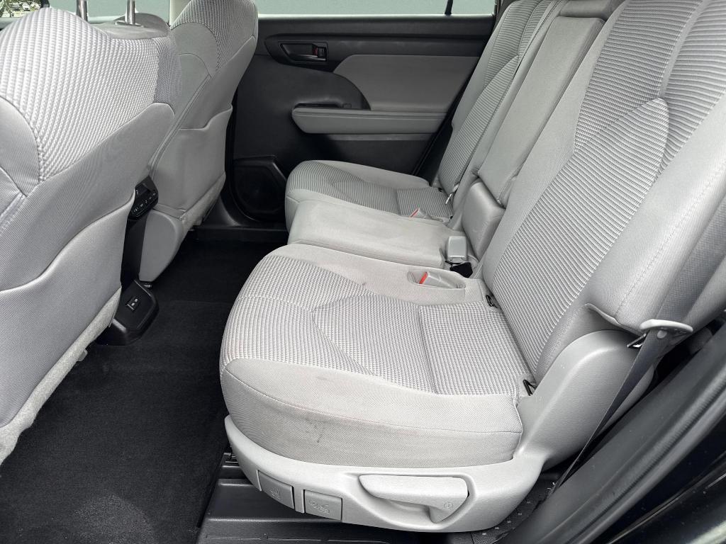 used 2022 Toyota Highlander car, priced at $28,499