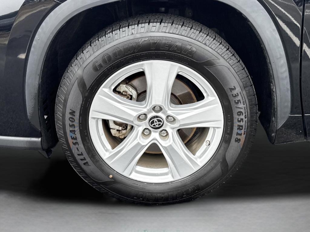 used 2022 Toyota Highlander car, priced at $28,499