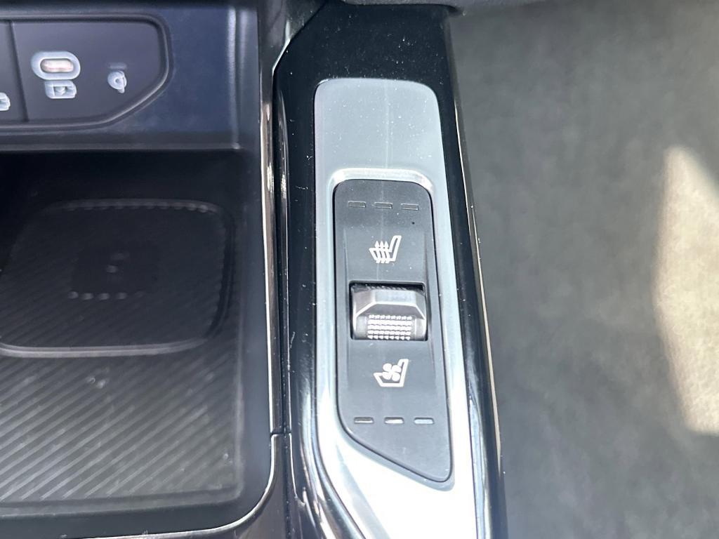 used 2024 Kia Sorento car, priced at $36,351
