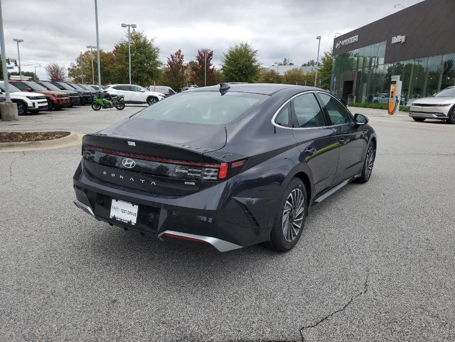 new 2025 Hyundai Sonata Hybrid car, priced at $32,808