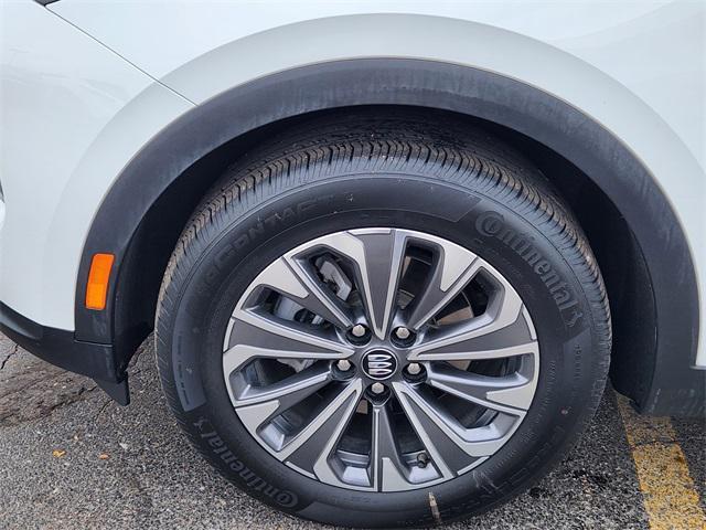 used 2024 Buick Envision car, priced at $26,000