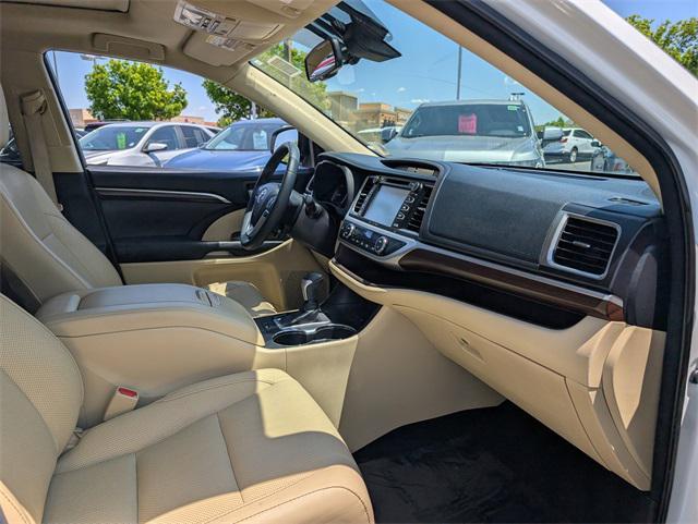 used 2016 Toyota Highlander Hybrid car, priced at $26,209