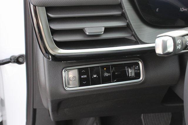 new 2025 Buick Envision car, priced at $37,784