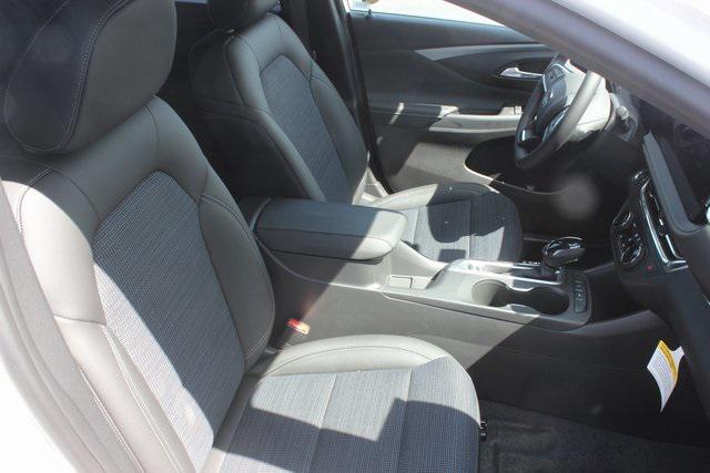 new 2025 Buick Envista car, priced at $25,491