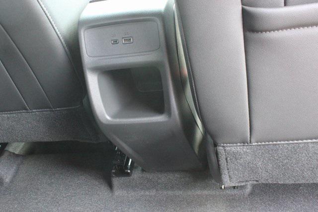 new 2025 Buick Envista car, priced at $25,324