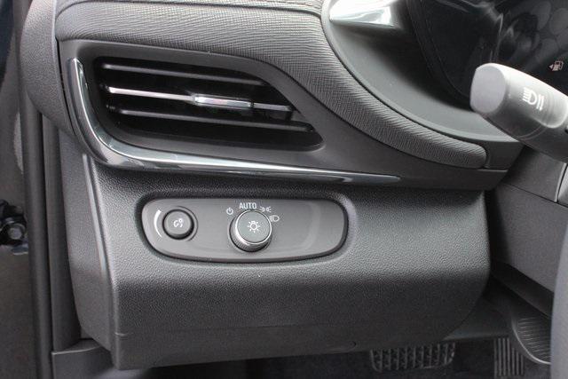 new 2025 Buick Envista car, priced at $25,324