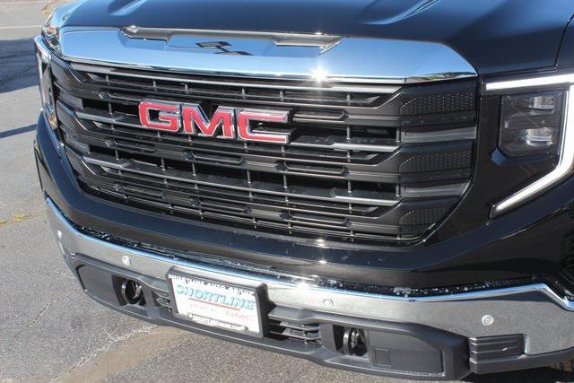 new 2026 GMC Sierra 1500 car, priced at $43,294