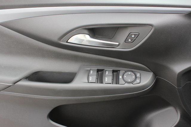new 2025 Buick Envista car, priced at $25,942