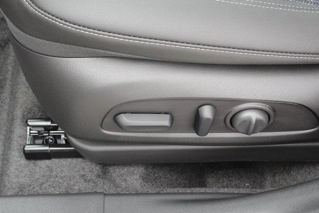 new 2025 Buick Envista car, priced at $25,942