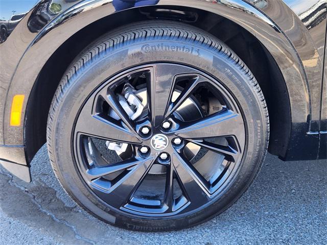 used 2023 Buick Envision car, priced at $31,275