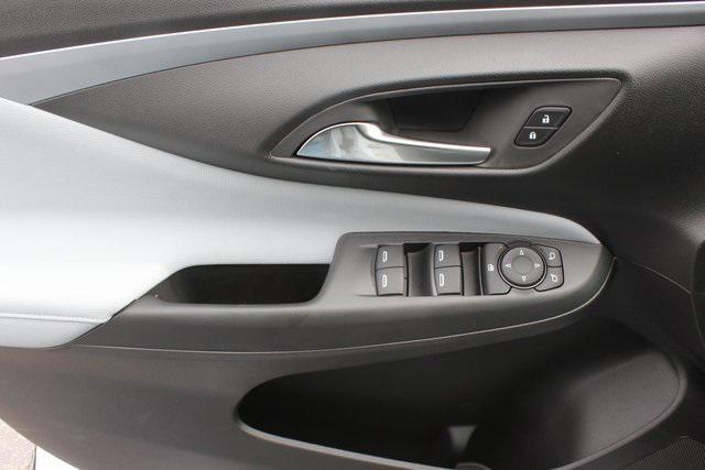 new 2025 Buick Envista car, priced at $26,685