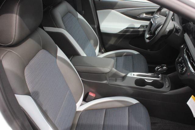 new 2025 Buick Envista car, priced at $26,685