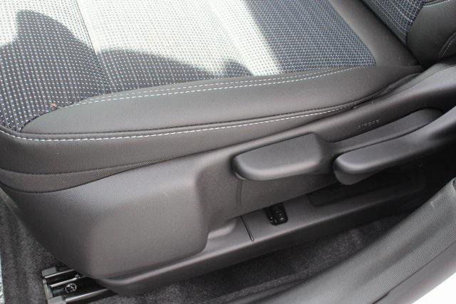 new 2025 Buick Envista car, priced at $24,234