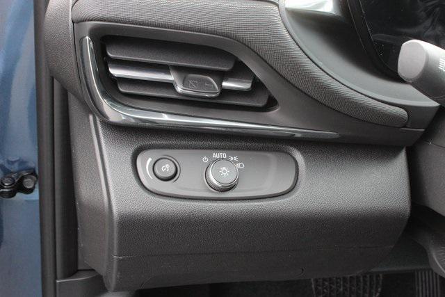 new 2025 Buick Envista car, priced at $26,319