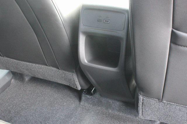 new 2025 Buick Envista car, priced at $26,914