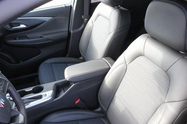 new 2025 Buick Envista car, priced at $26,914
