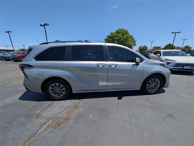 used 2023 Toyota Sienna car, priced at $36,544