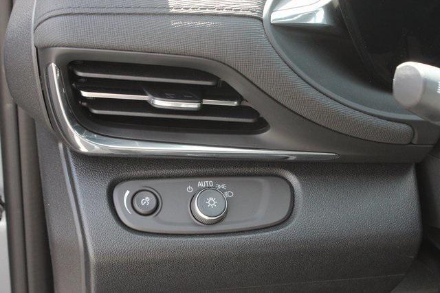 new 2025 Buick Envista car, priced at $25,942