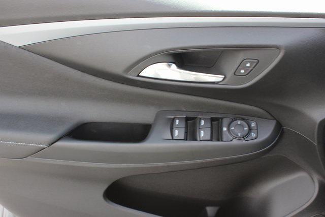 new 2025 Buick Envista car, priced at $25,942