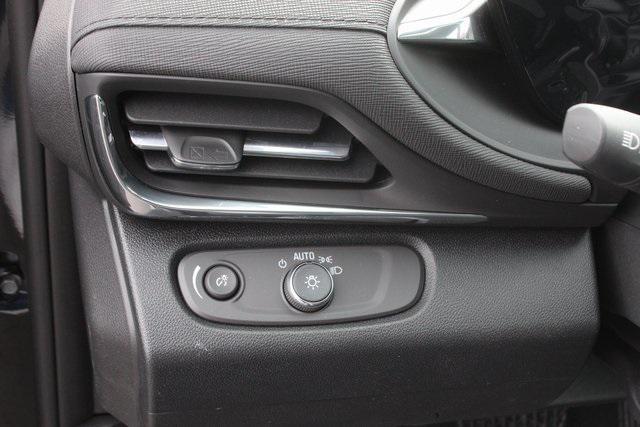 new 2025 Buick Envista car, priced at $26,369
