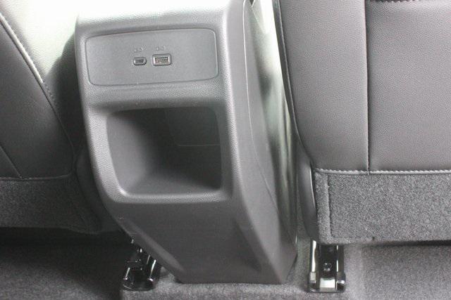 new 2025 Buick Envista car, priced at $26,369