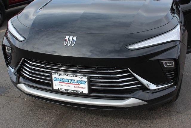 new 2025 Buick Envista car, priced at $26,369