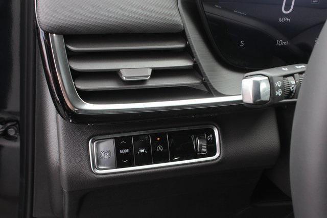 new 2025 Buick Envision car, priced at $39,275