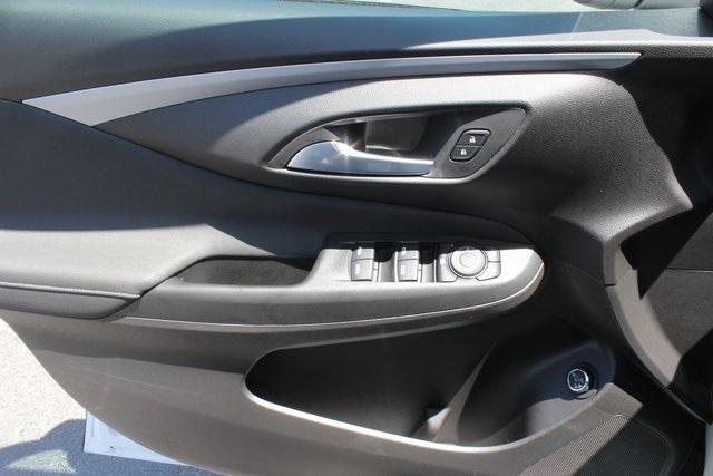 new 2024 Buick Envista car, priced at $19,419