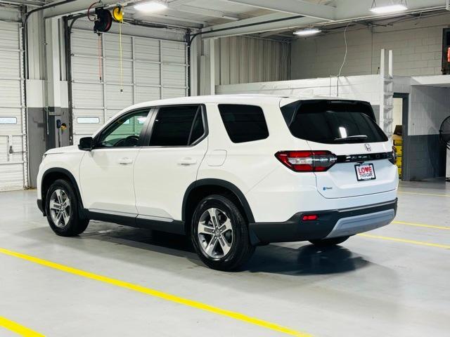 new 2025 Honda Pilot car, priced at $47,550
