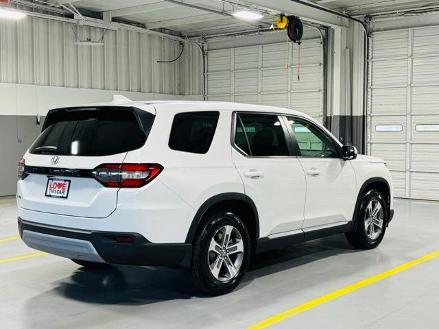 new 2025 Honda Pilot car, priced at $47,450