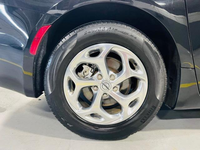 used 2022 Chrysler Pacifica car, priced at $25,000