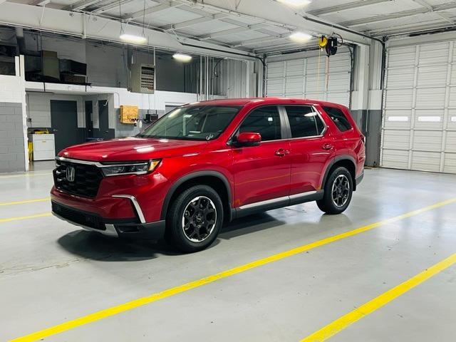 new 2025 Honda Pilot car, priced at $48,180