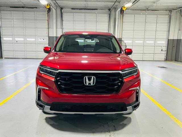 new 2025 Honda Pilot car, priced at $48,180