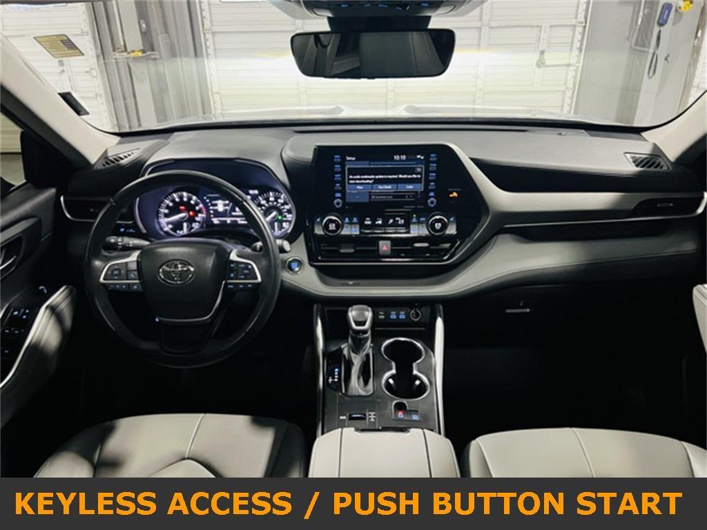 used 2022 Toyota Highlander car, priced at $28,500