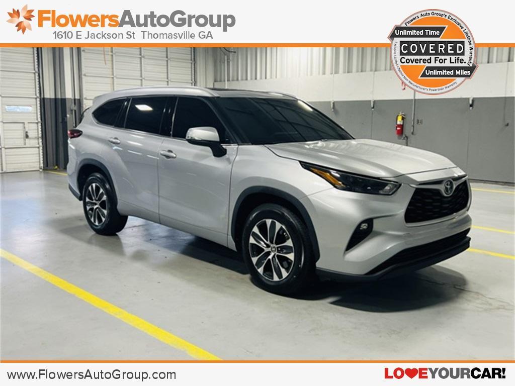 used 2022 Toyota Highlander car, priced at $30,000