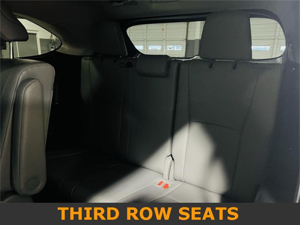 used 2022 Toyota Highlander car, priced at $28,500
