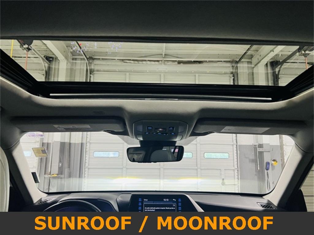 used 2022 Toyota Highlander car, priced at $28,500