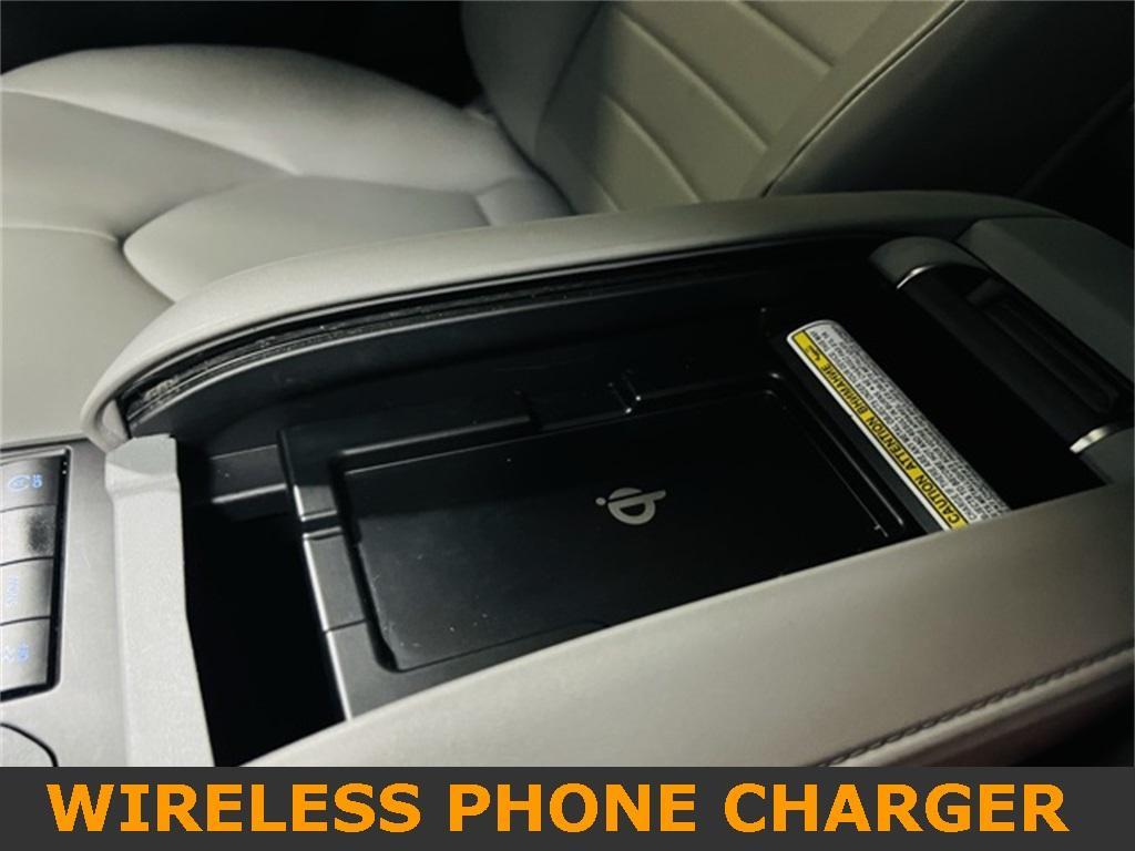 used 2022 Toyota Highlander car, priced at $28,500