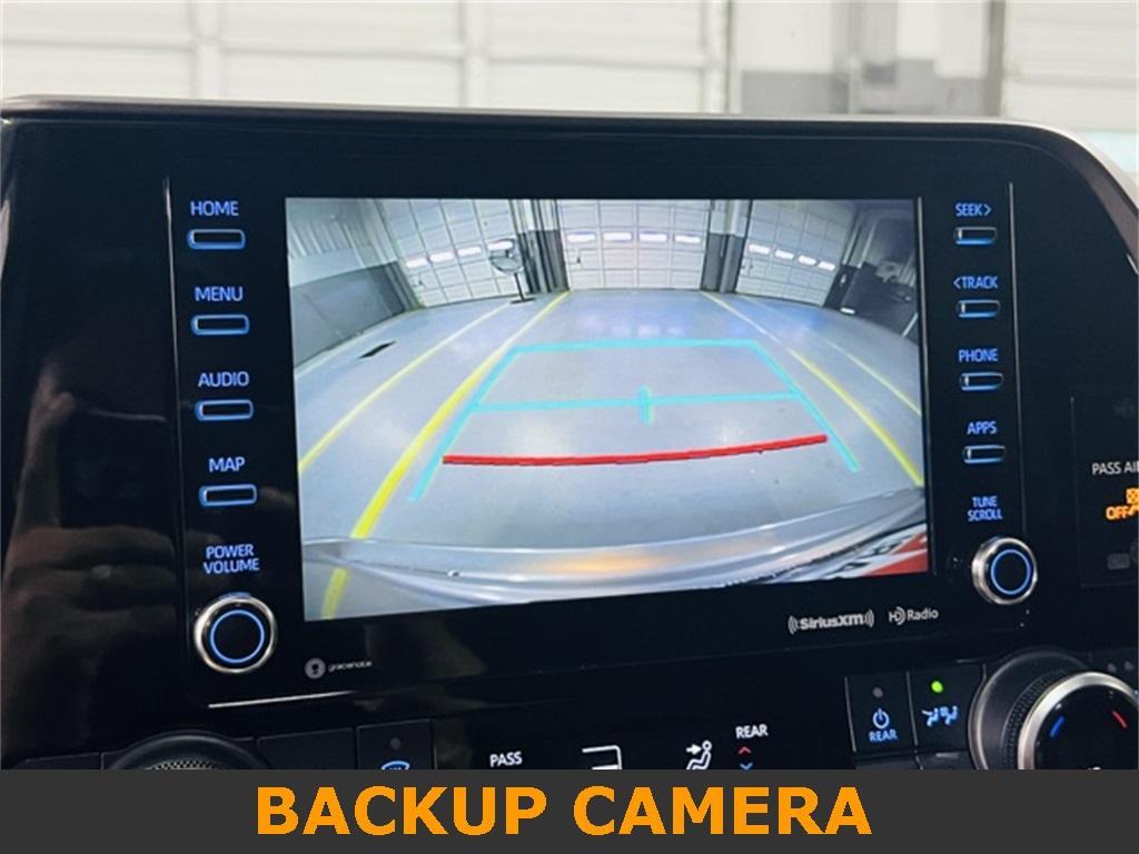 used 2022 Toyota Highlander car, priced at $28,500