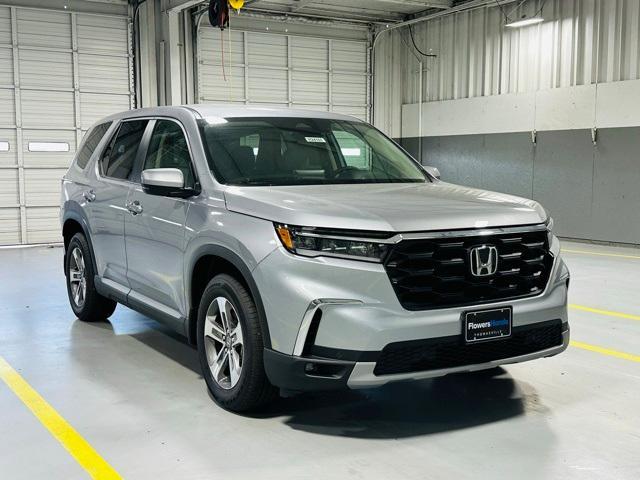 new 2025 Honda Pilot car, priced at $44,959