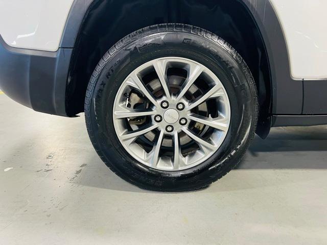 used 2020 Jeep Cherokee car, priced at $18,000