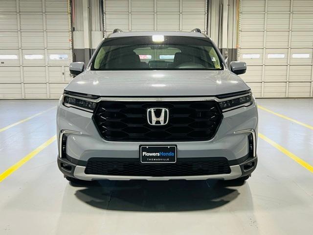 new 2025 Honda Pilot car, priced at $51,305