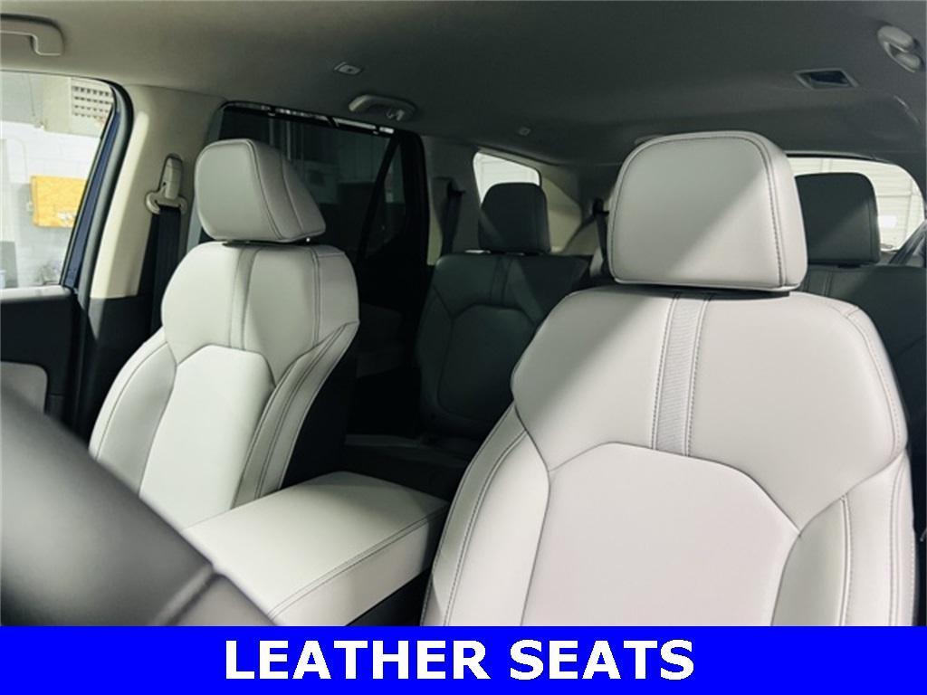 new 2025 Honda Pilot car, priced at $44,995