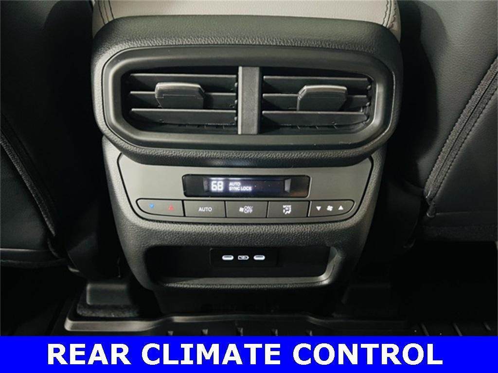 new 2025 Honda Pilot car, priced at $44,995