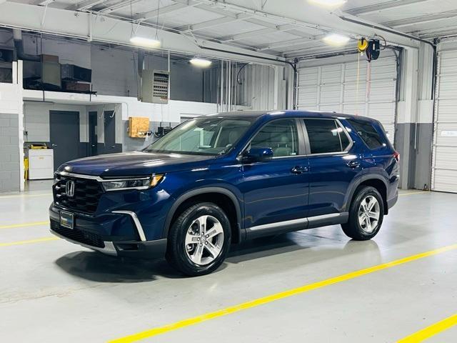 new 2025 Honda Pilot car, priced at $44,995