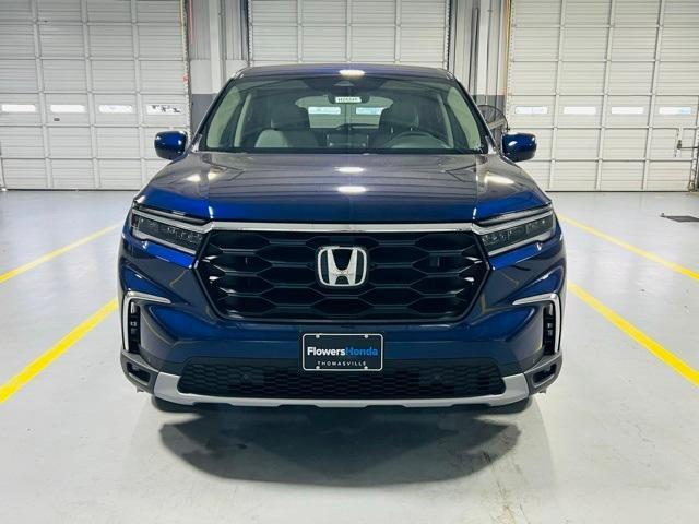 new 2025 Honda Pilot car, priced at $44,995